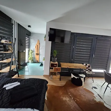 Luksusowy 60 M Z Jacuzzi Oraz Z Ogrodkiem Na Dachu Na Wylacznosc !